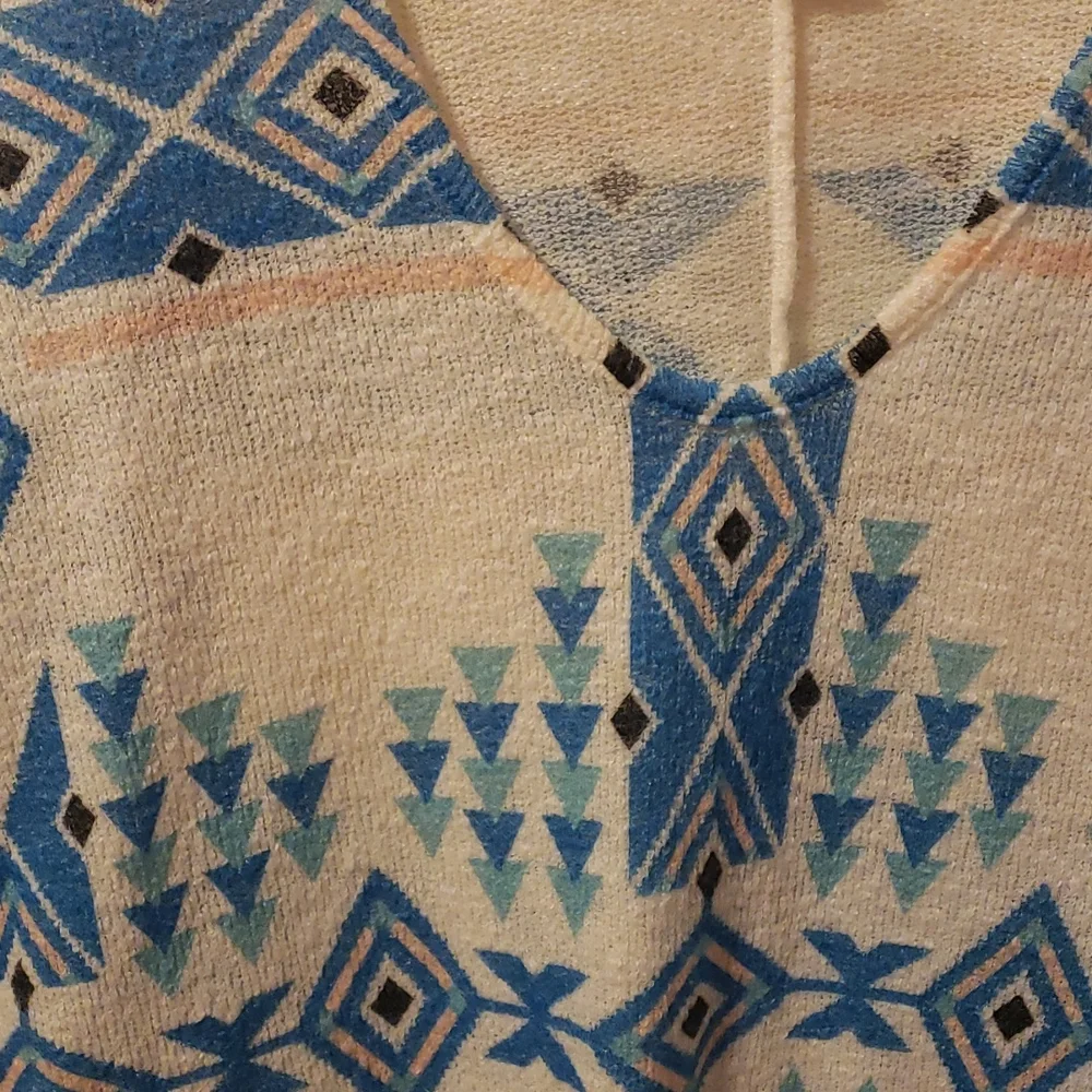 Aztec Top - Picture 5 of 7
